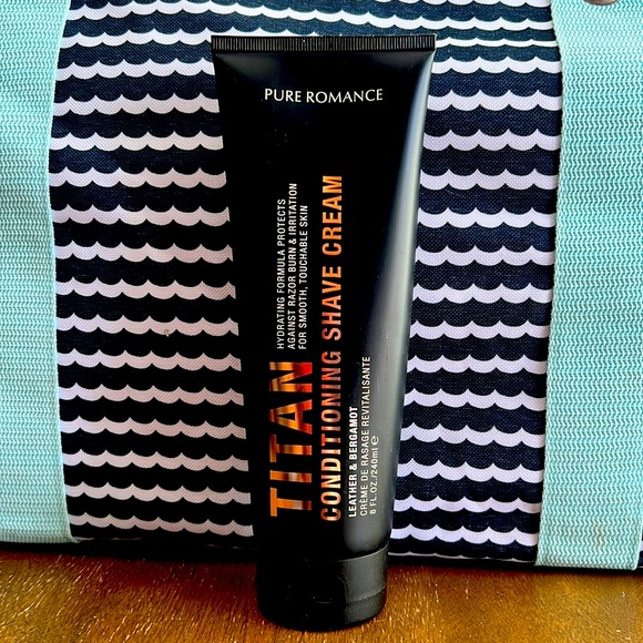 Men’s Pure Romance Shaving Cream - Picture 1 of 1